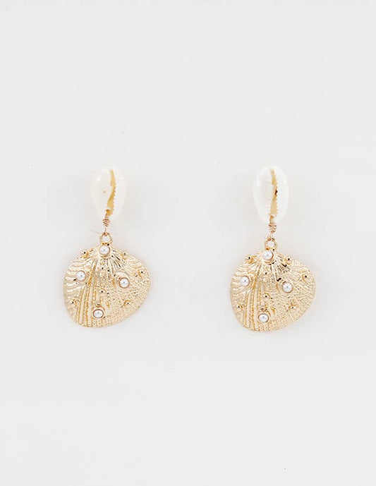Pretty Persuasions - E25146 Faux Pearl Adorned Seashell Charm Dangle Earrings: 01 GD