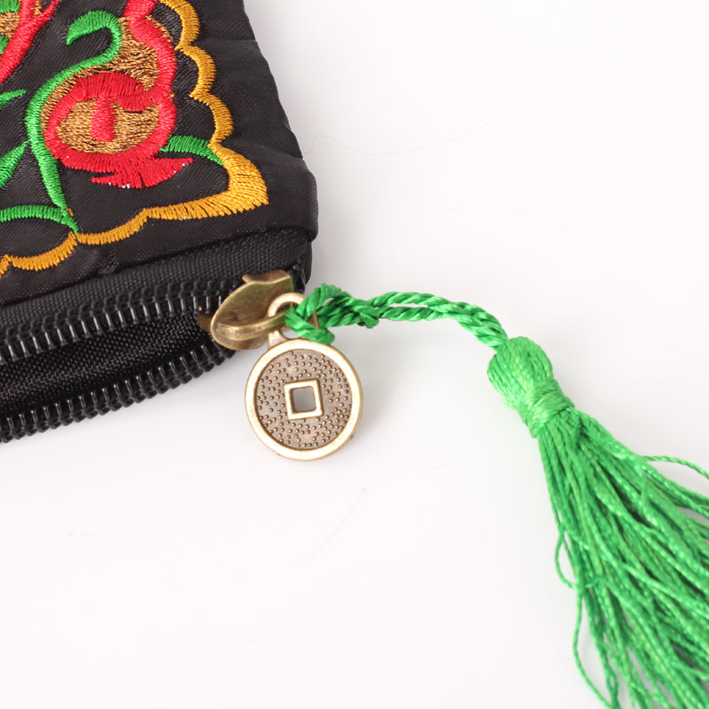 Women's Retro Ethnic Embroidery Clutch