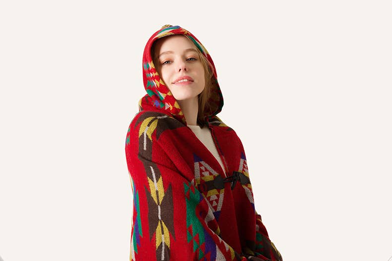 HIDDENBRAND - Boho aztec hooded poncho with toggle closure: Red / M