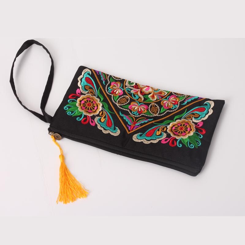 Women's Retro Ethnic Embroidery Clutch