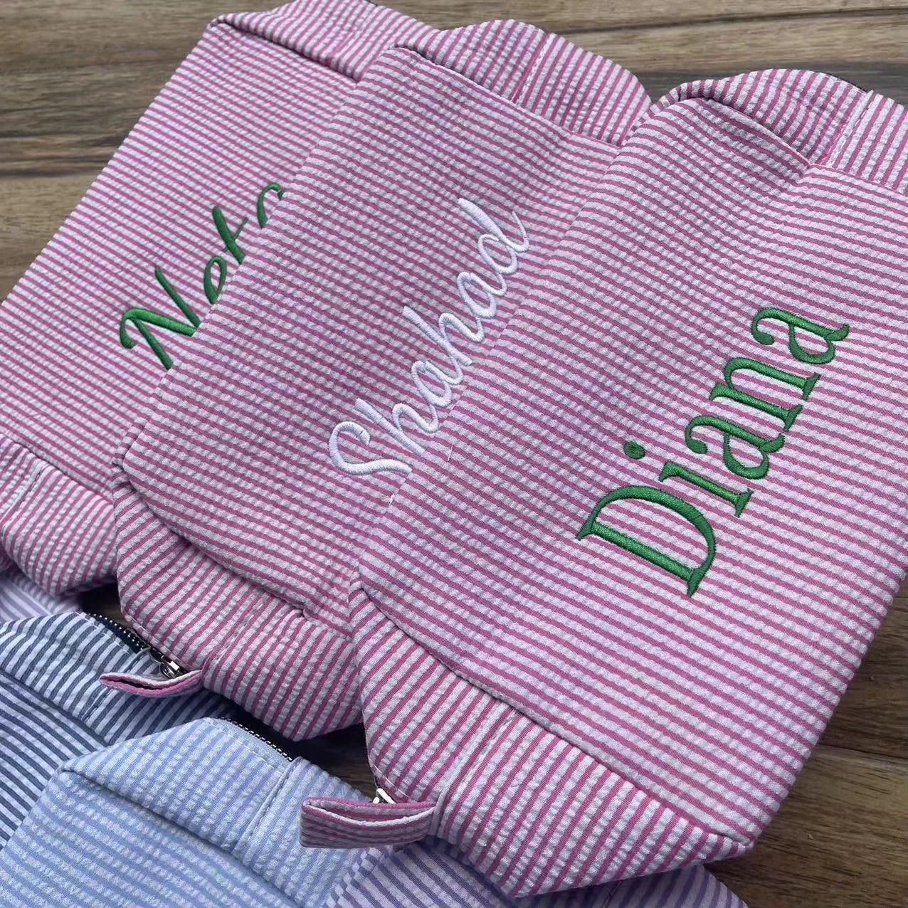 New Seersucker Cosmetic Bag, Personalized Monogrammed Toiletry Bag, Embroidered Make Up Bag,Bridesmaid Makeup Bag, Wedding Gifts