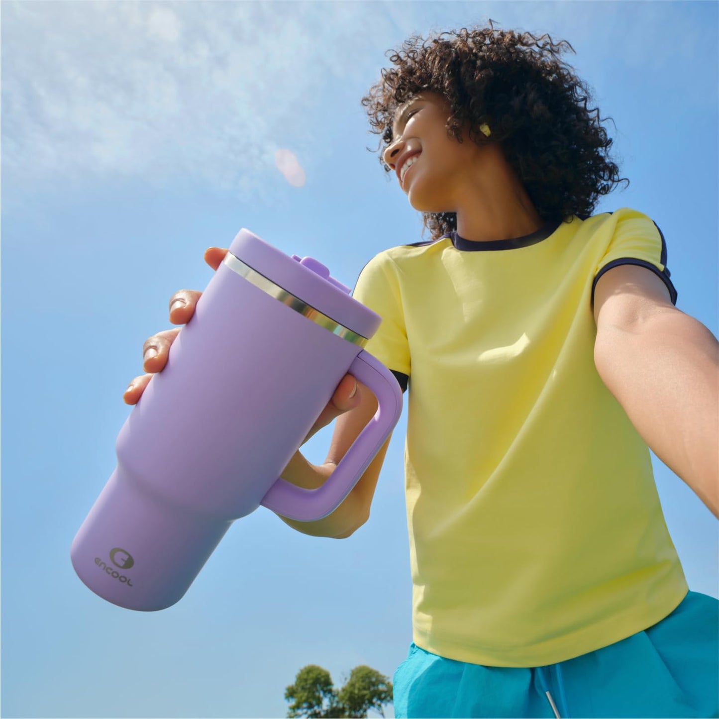 32 oz Tumbler with Handle and Straw: Stainless Steel Insulated Tumbler Keeps Cold for 24 Hours, Leakproof Travel Cup Fits in Cup Holder and BPA-Free, Aquamarine Blue