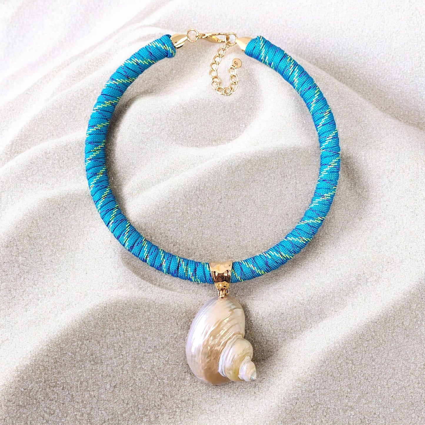 Bijoux Envie Statement Jewelry - Seashell Necklace | Pendant | Paracord | Blue | Boho | Beach