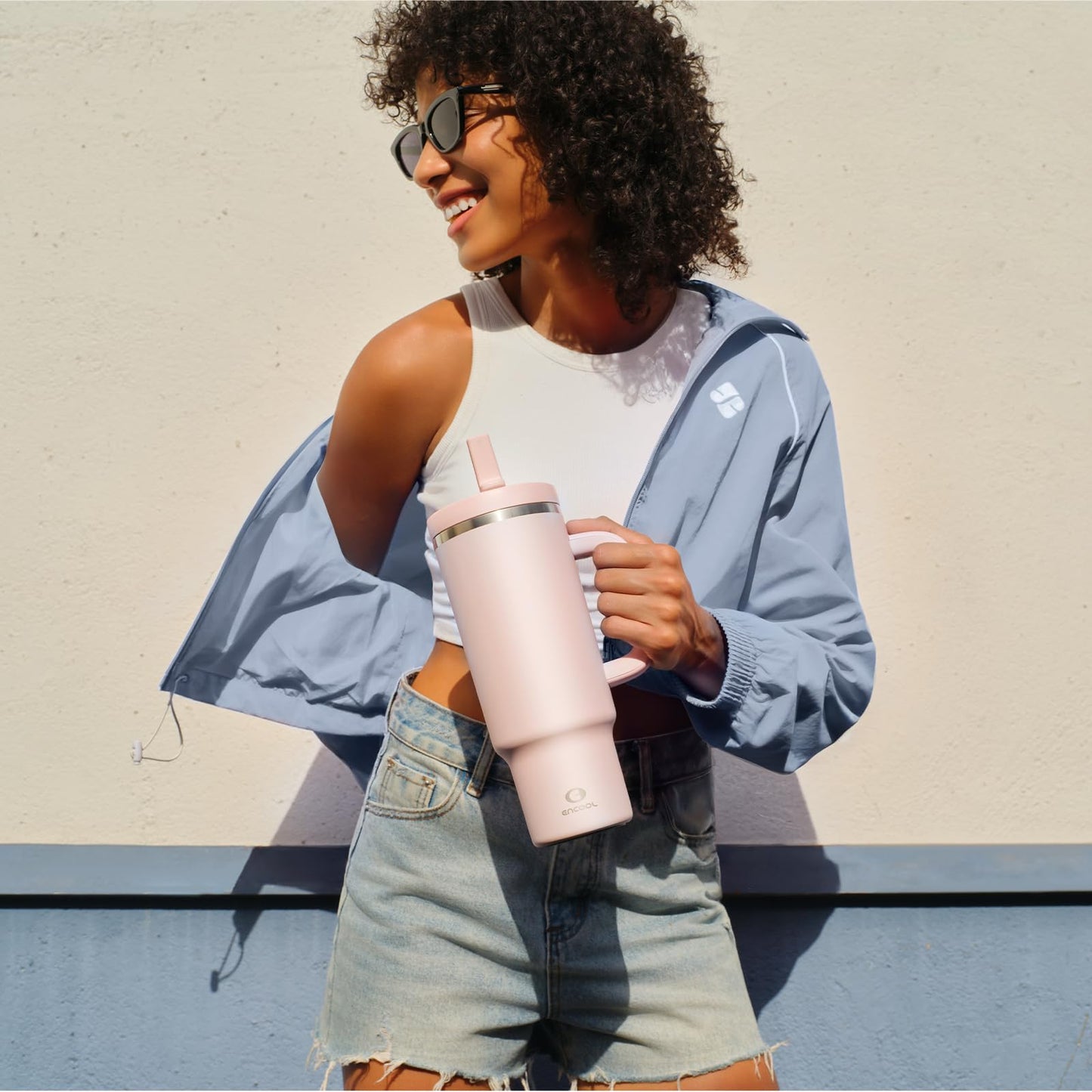 32 oz Tumbler with Handle and Straw: Stainless Steel Insulated Tumbler Keeps Cold for 24 Hours, Leakproof Travel Cup Fits in Cup Holder and BPA-Free, Aquamarine Blue