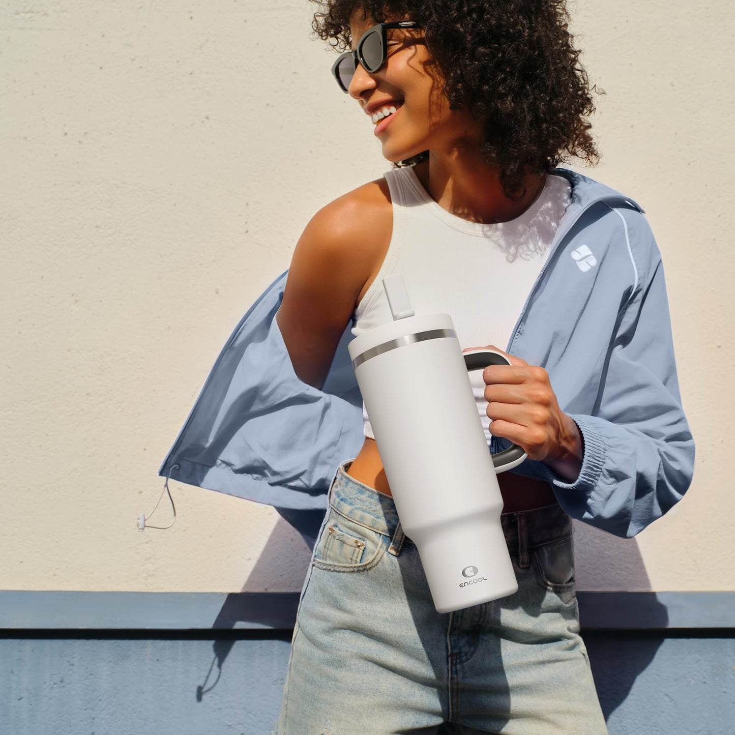 32 oz Tumbler with Handle and Straw: Stainless Steel Insulated Tumbler Keeps Cold for 24 Hours, Leakproof Travel Cup Fits in Cup Holder and BPA-Free, Aquamarine Blue