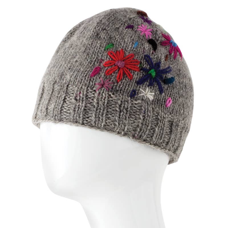 Benjamin International - Knit Hat With Flowers: OFF WHITE