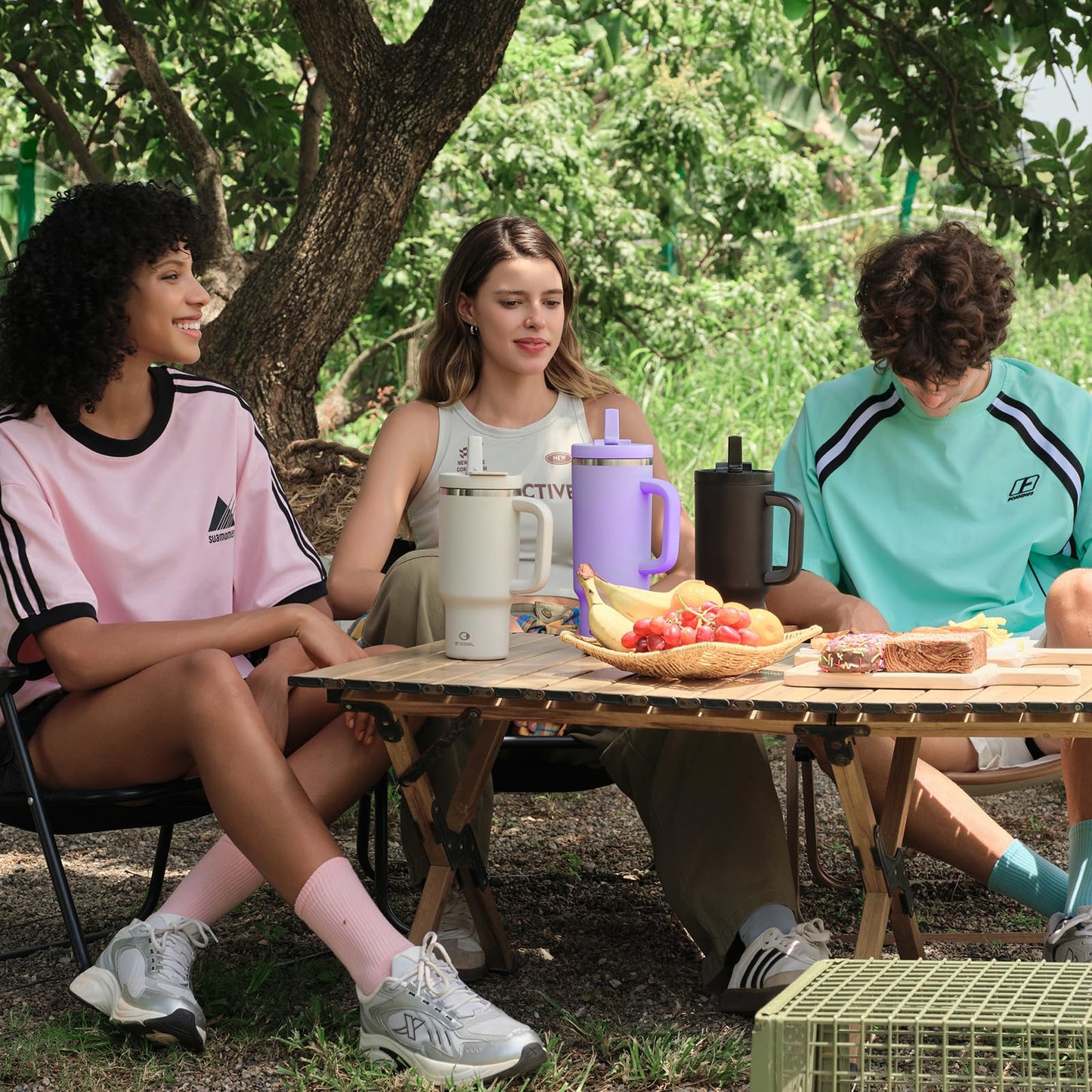 32 oz Tumbler with Handle and Straw: Stainless Steel Insulated Tumbler Keeps Cold for 24 Hours, Leakproof Travel Cup Fits in Cup Holder and BPA-Free, Aquamarine Blue