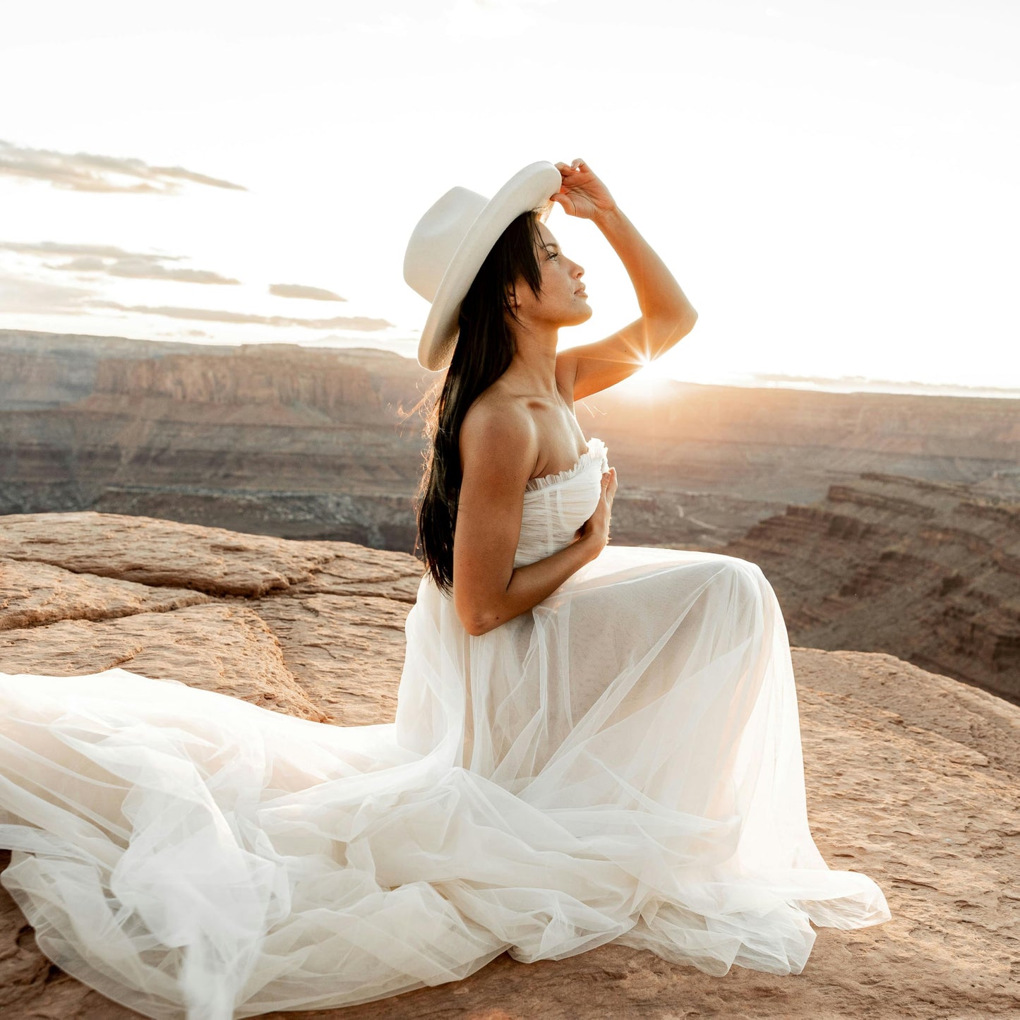 Women Rhinestone Cowboy Hat Wide Brim Felt Cowgirl Hats Shiny Party Wedding Hat