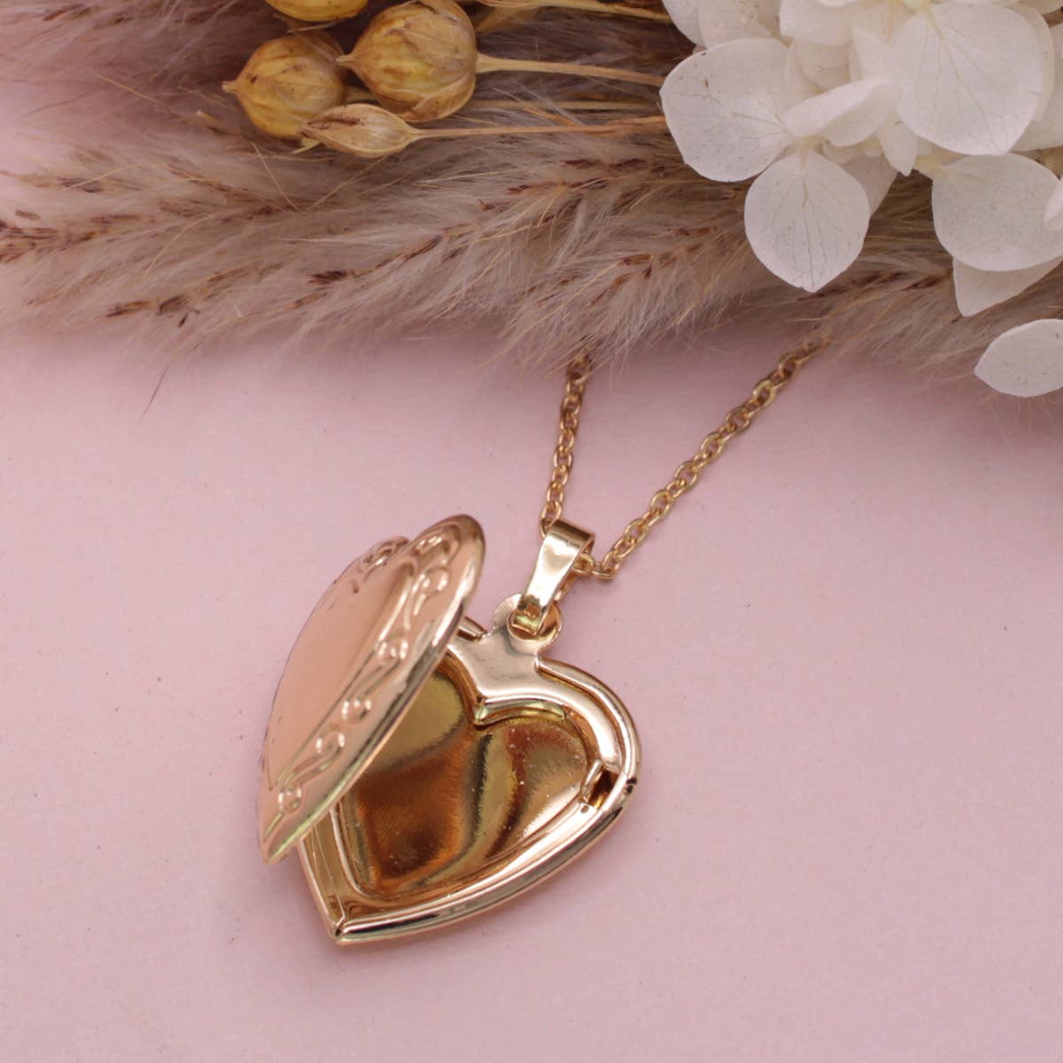 ZAD - Cherished Memories Gold Heart Locket Necklace