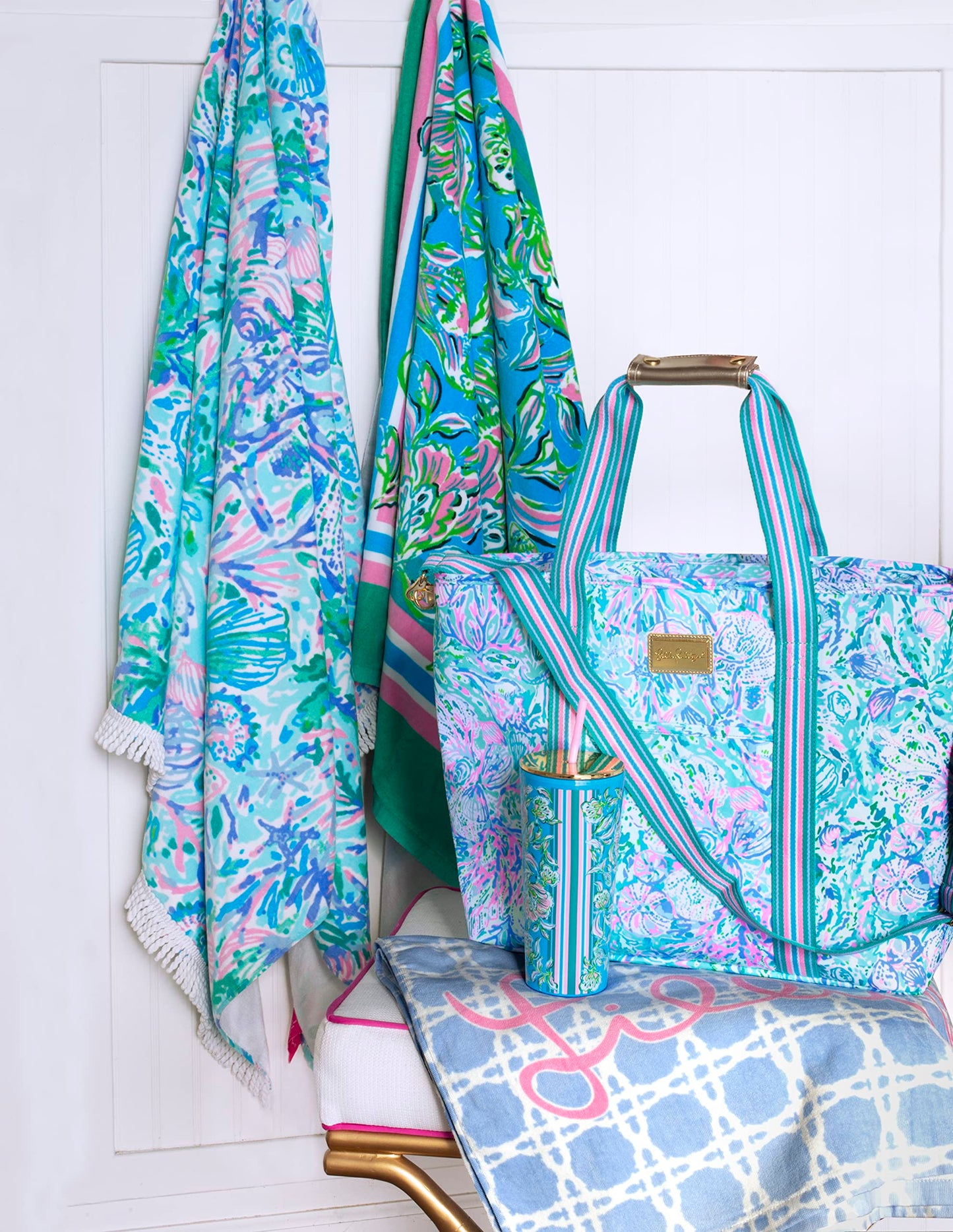 Lilly Pulitzer Double Wall Tumbler with Lid and Reusable Straw, Insulated Travel Cup Holds 24 Ounces, Soleil It On Me