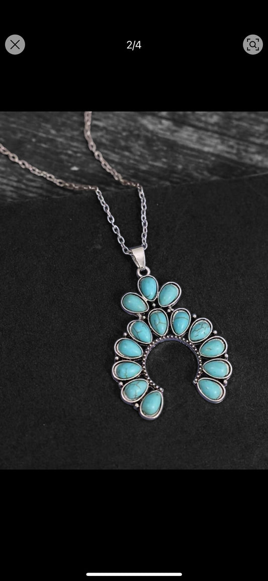 Turquoise Decor Necklace