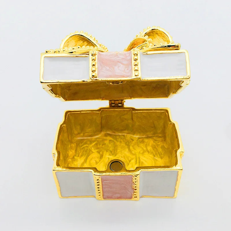 High-grade exquisite gift ornaments. Enamel jewelry box. Bow alloy crafts. Ring box Necklace storage box. Makeup desk storage