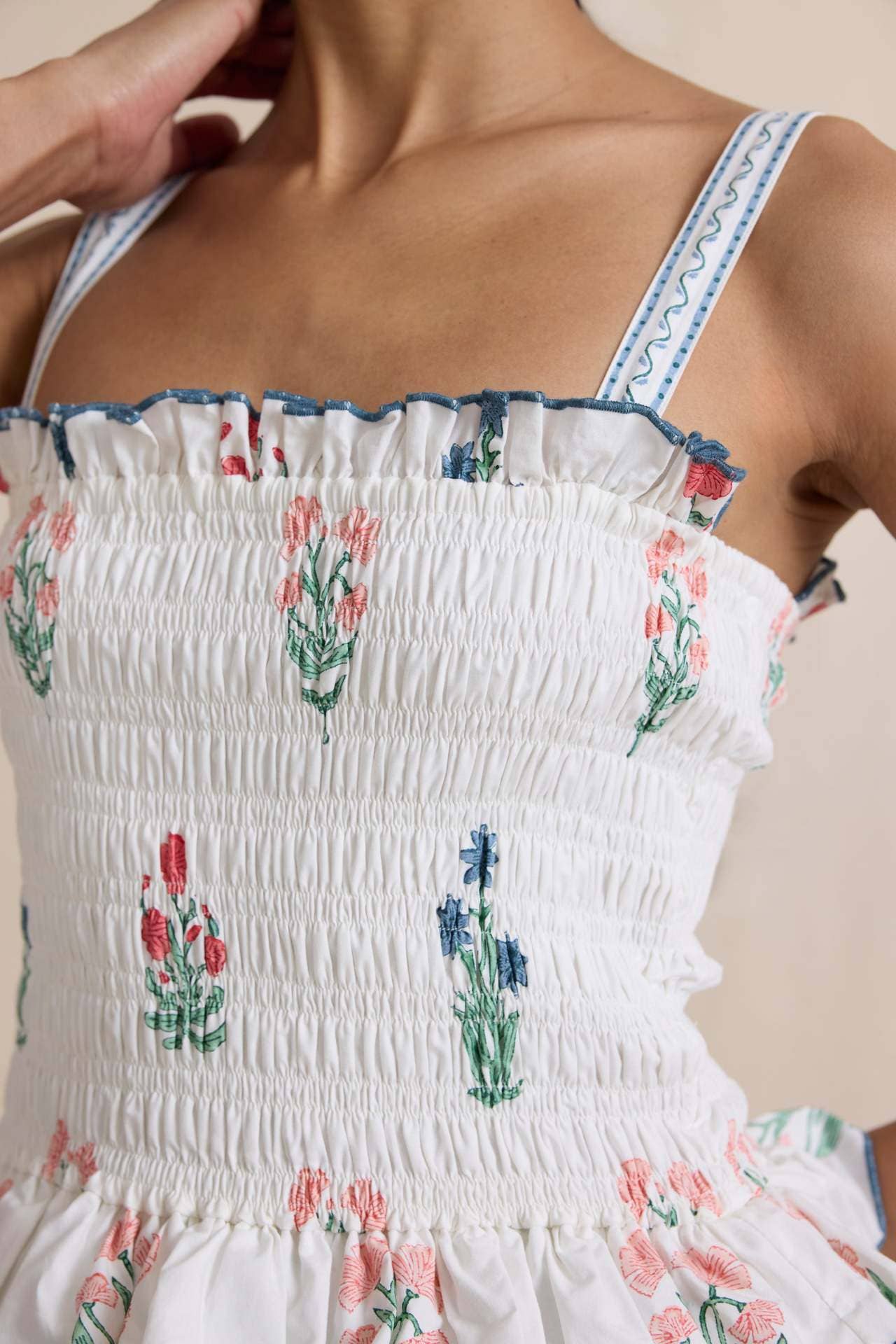 Rosa Clothing - Wavy Floral Luscious Slip Puffy Dress: White / M