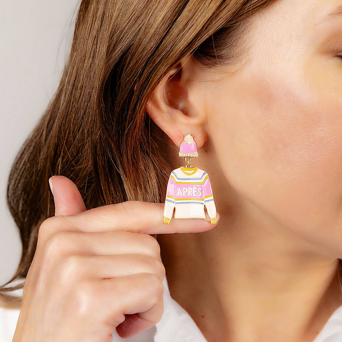 Canvas Style - Après Ski Sweater Enamel Earrings in Pink