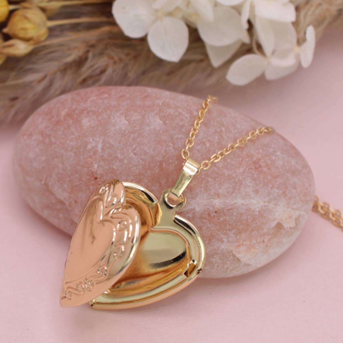 ZAD - Cherished Memories Gold Heart Locket Necklace