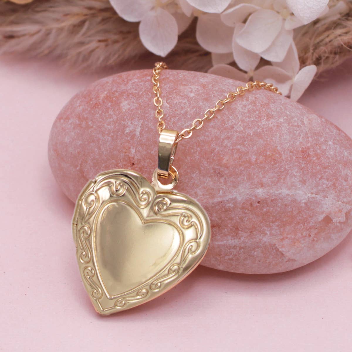 ZAD - Cherished Memories Gold Heart Locket Necklace