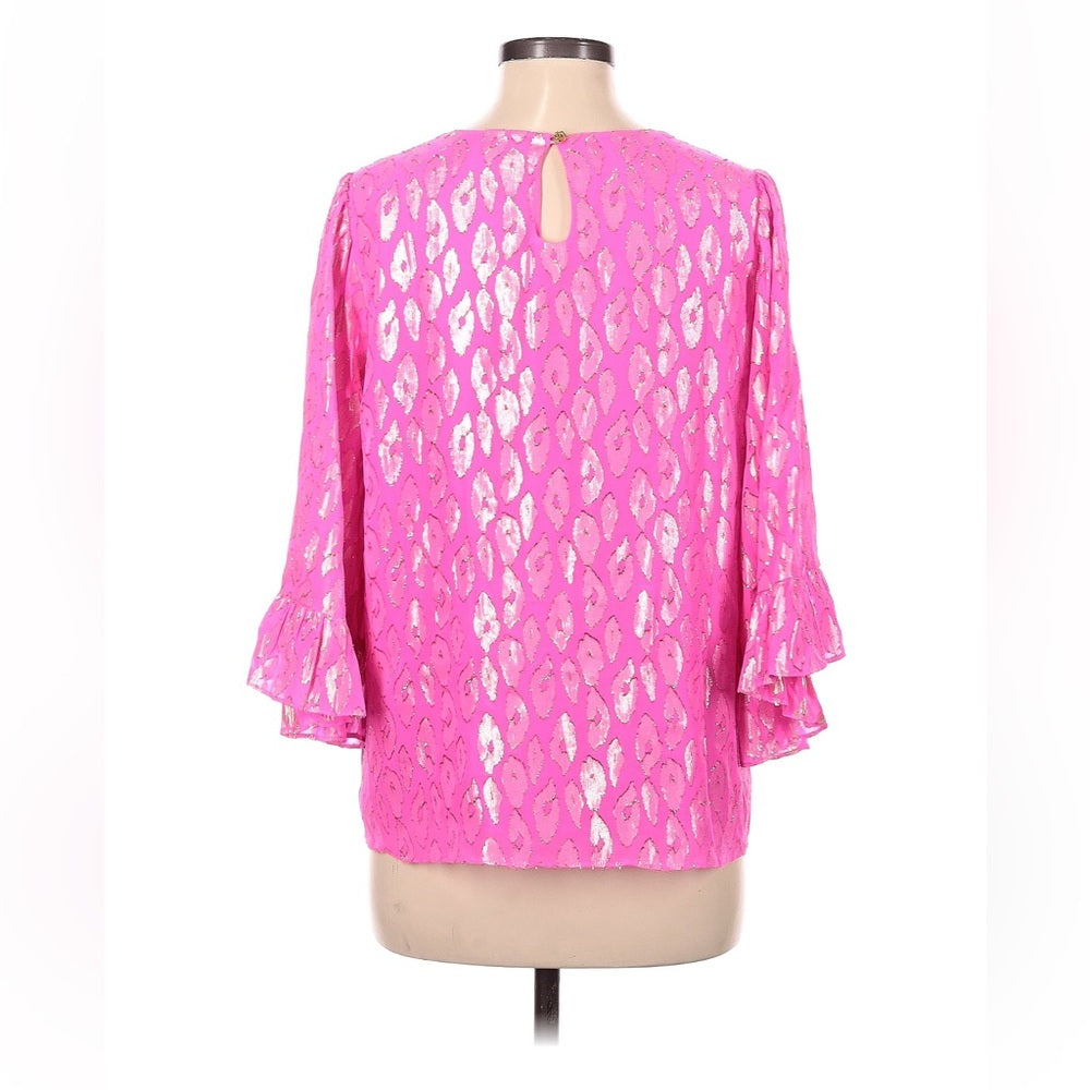 Lilly Pulitzer
Size M 3/4 sleeve silk top