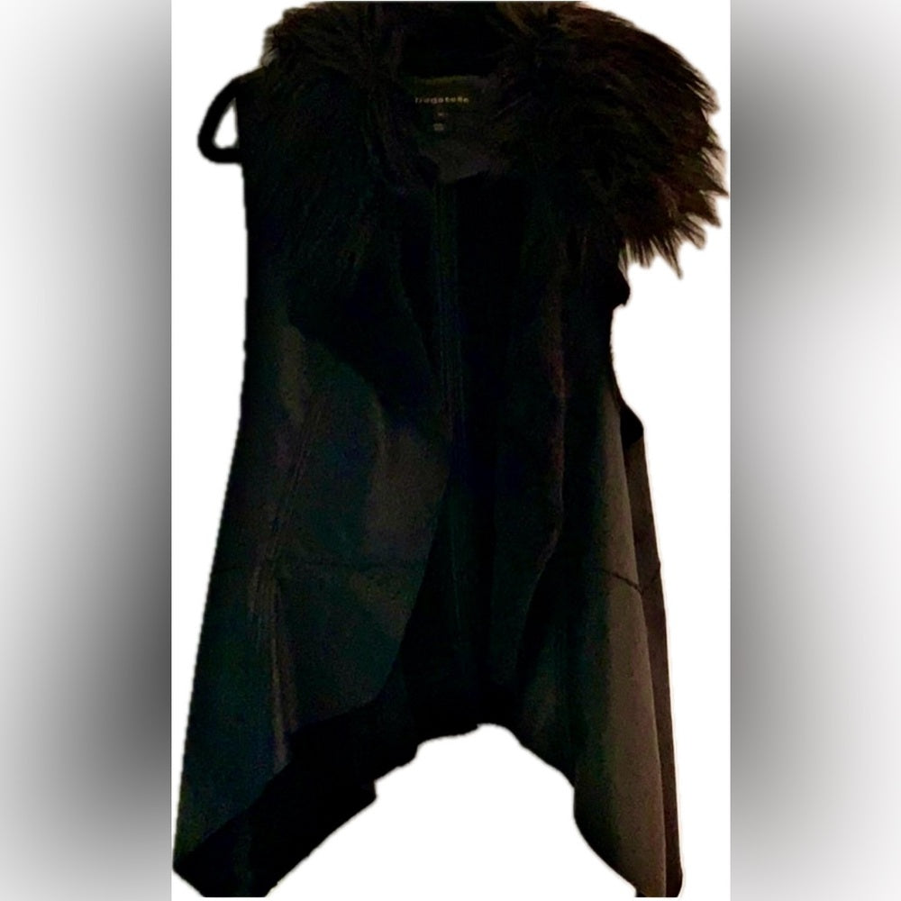 Bagatelle Black, Faux Fur Vest, Medium.