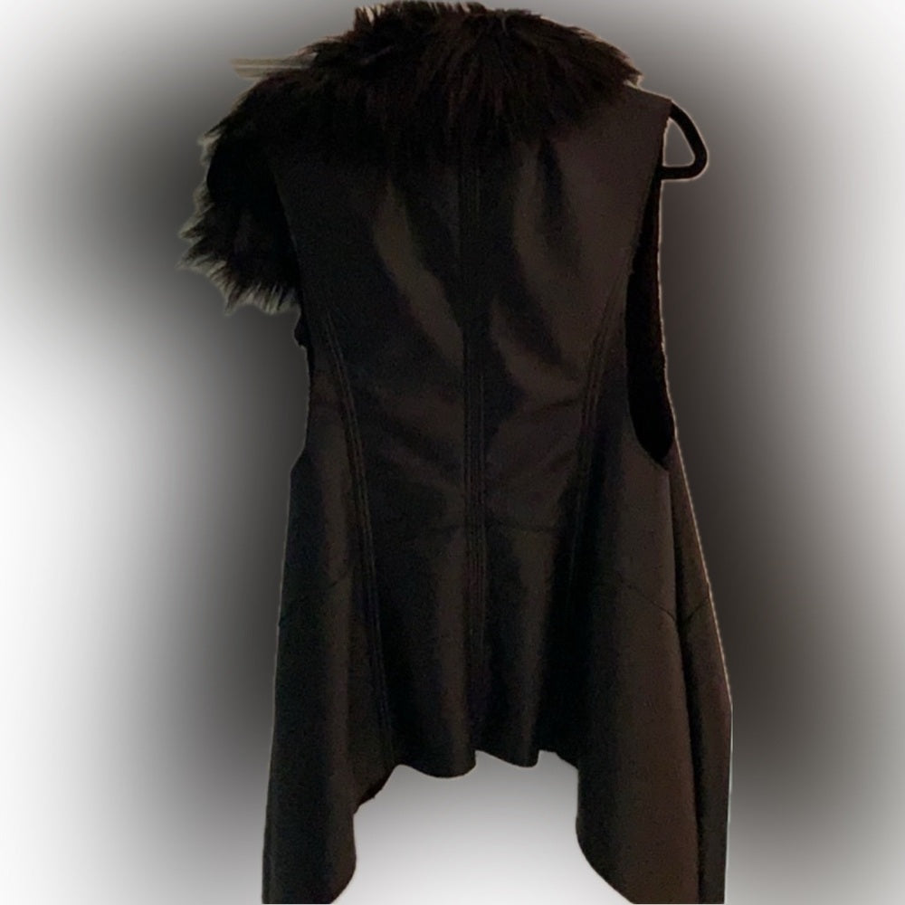 Bagatelle Black, Faux Fur Vest, Medium.