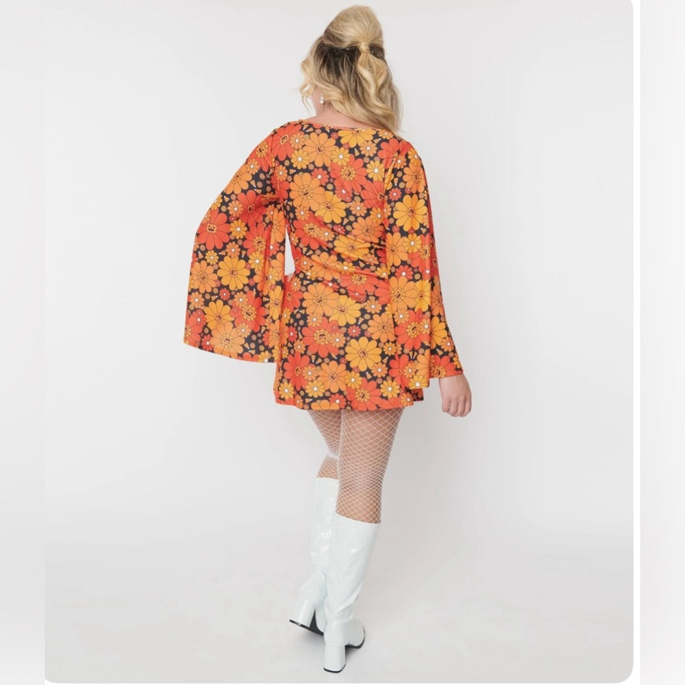 NWOT- Unique Vintage Smak Parlour Pumpkin Mod Floral
Downtown Scene Mini Dress