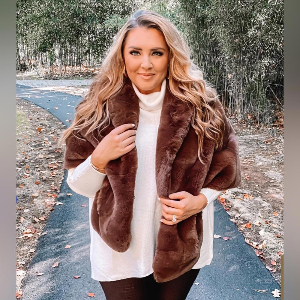 Luxurious Brown Faux Fur Shawl Wrap