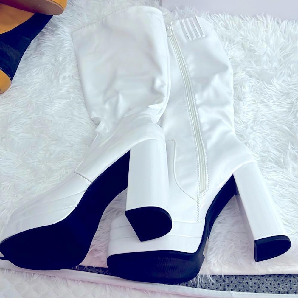 Trendy White Platform Heeled Boots