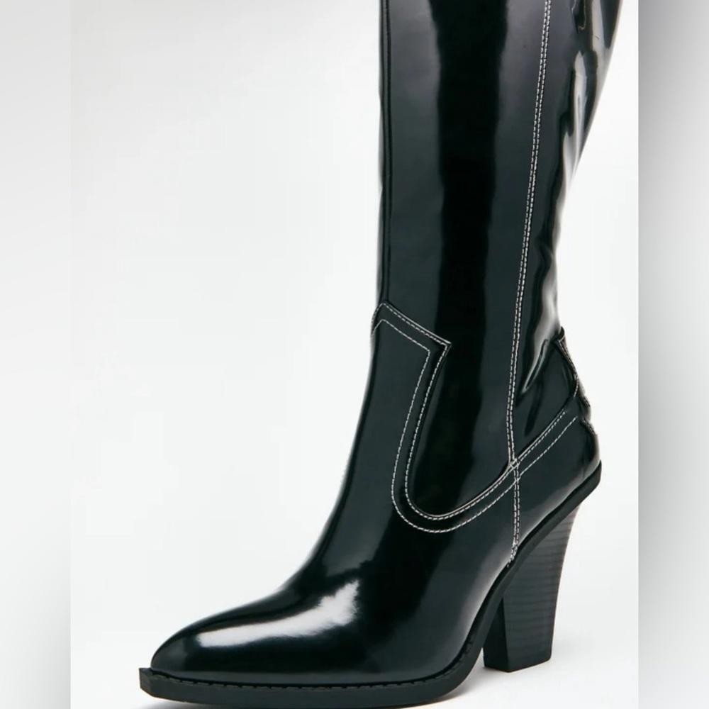 Chic Black Heeled Knee-High Boots