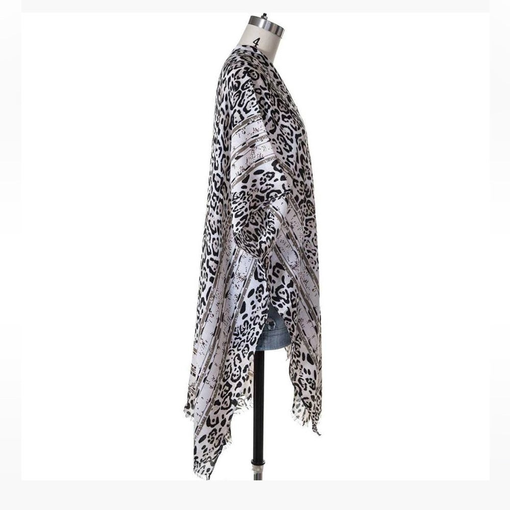 Cheetah Printed Raw Edge Kimono