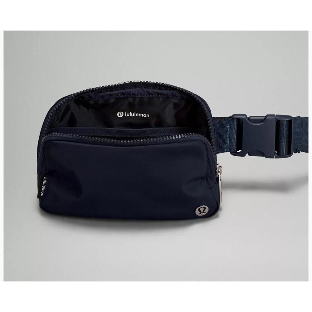 Lululemon Fanny pack- NWT