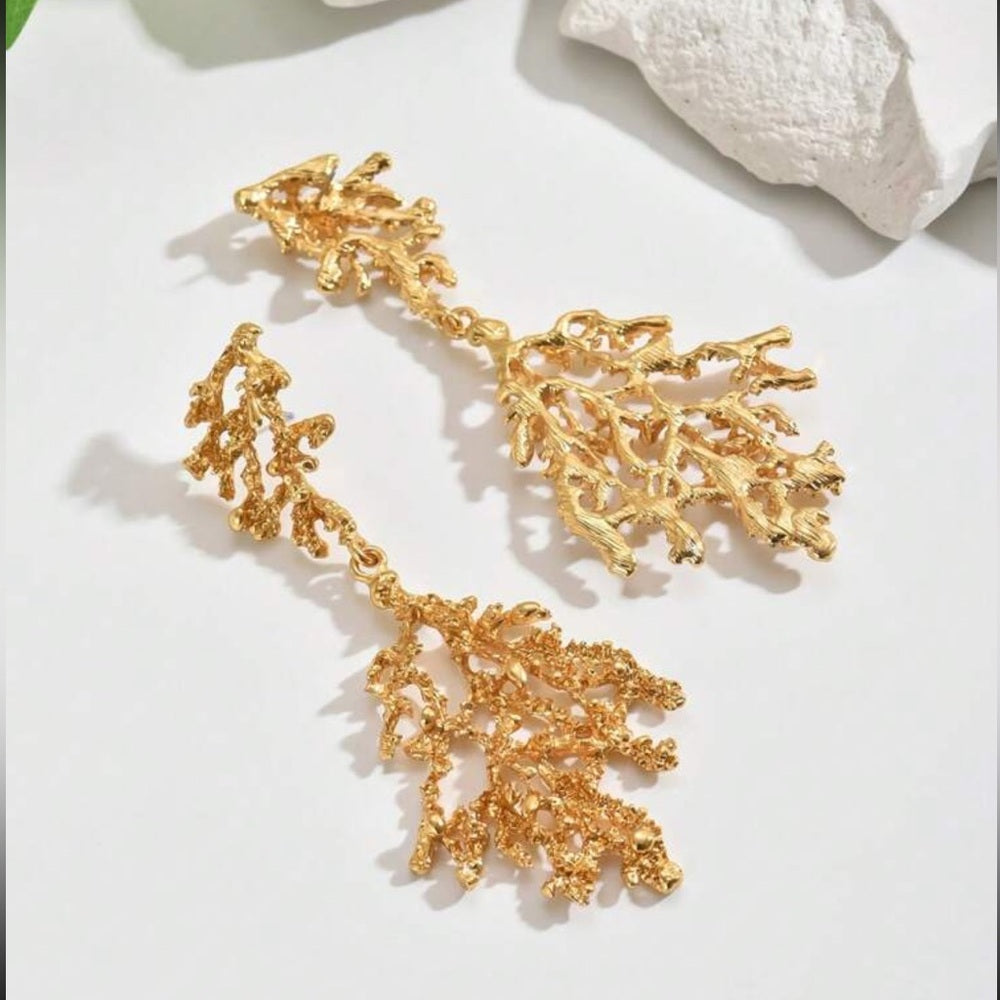 Elegant Gold Coral Drop Earrings- NWT