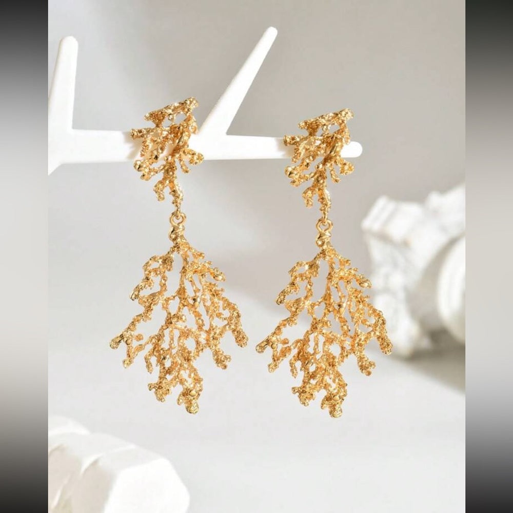 Elegant Gold Coral Drop Earrings- NWT