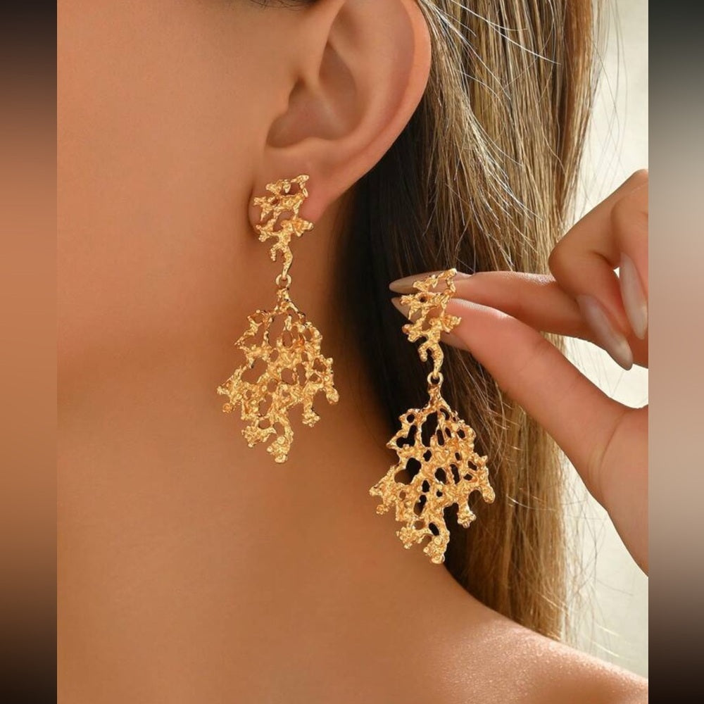 Elegant Gold Coral Drop Earrings- NWT