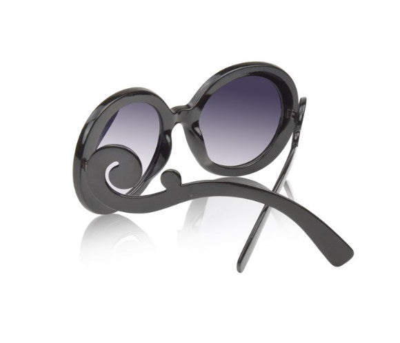 Retro Ladies Butterfly Round Sunglasses Trendy Fashion Bright Black Frame